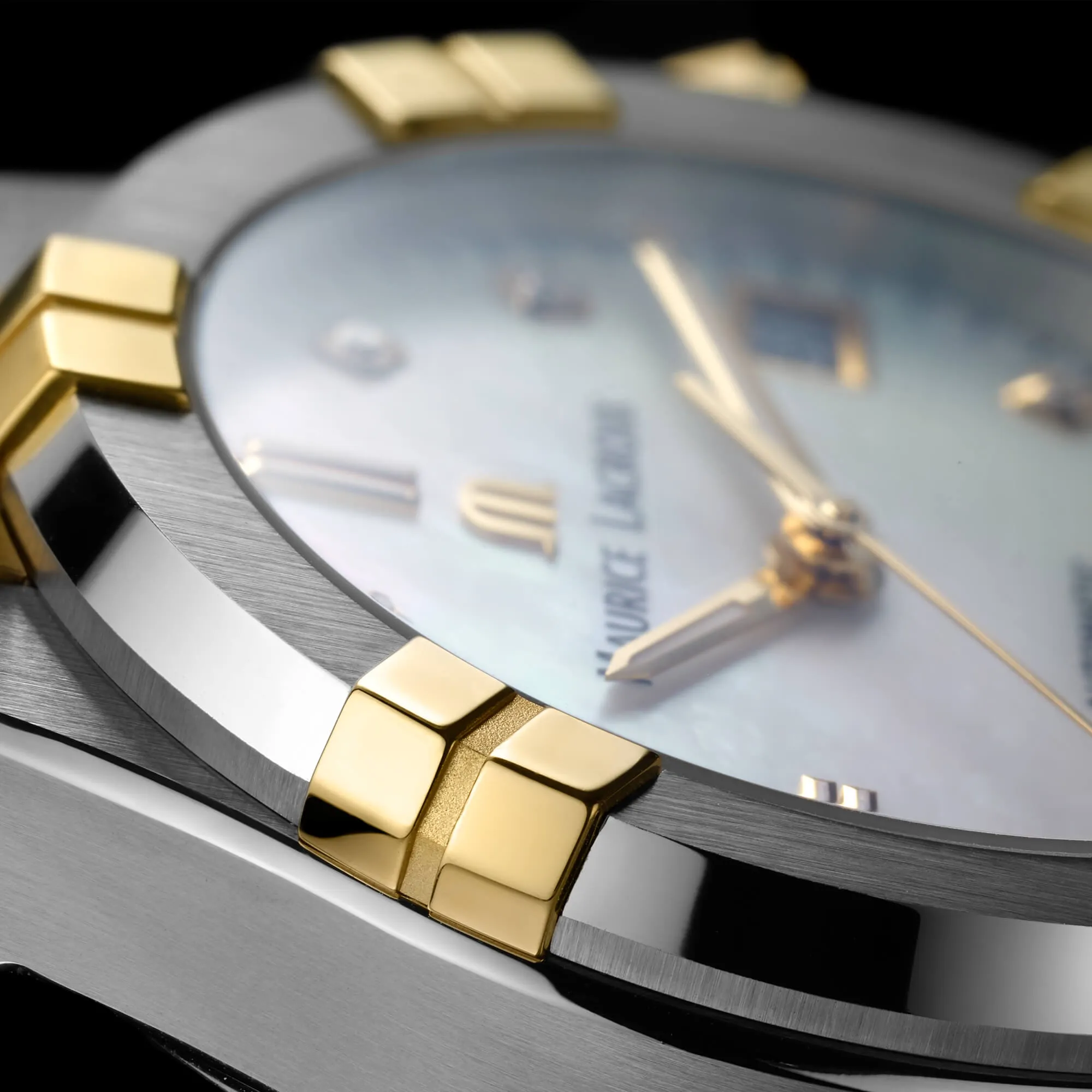 AI6006_PVY13_170_1_close-up_box