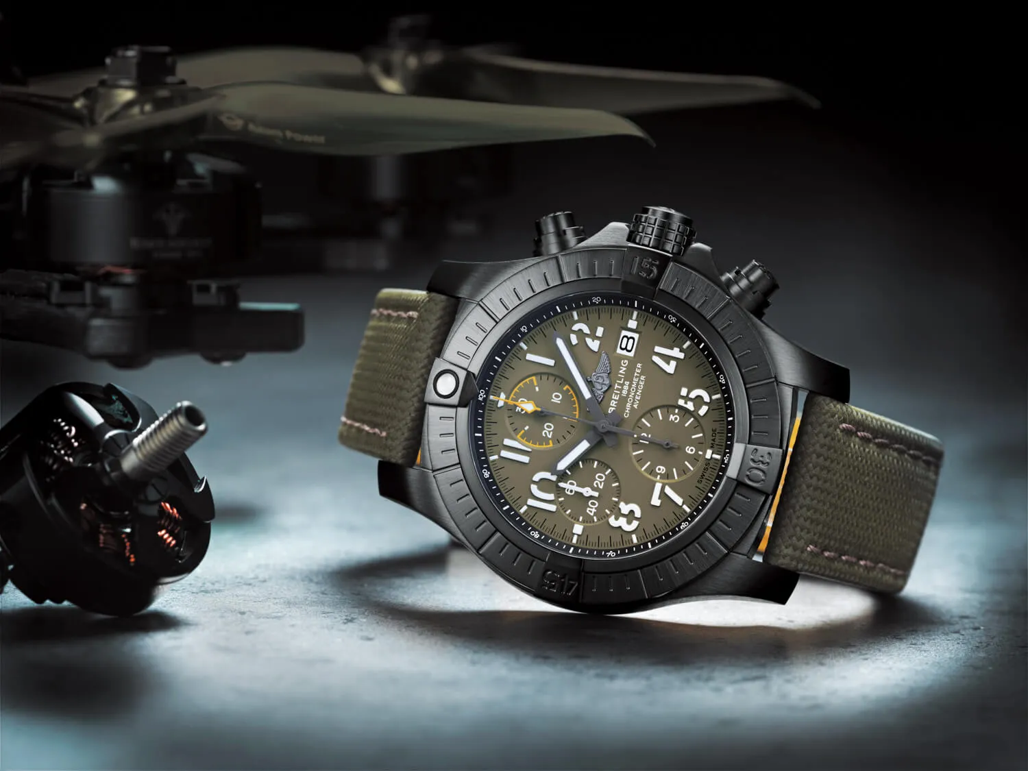 05_avenger-chronograph-45-night-mission-1