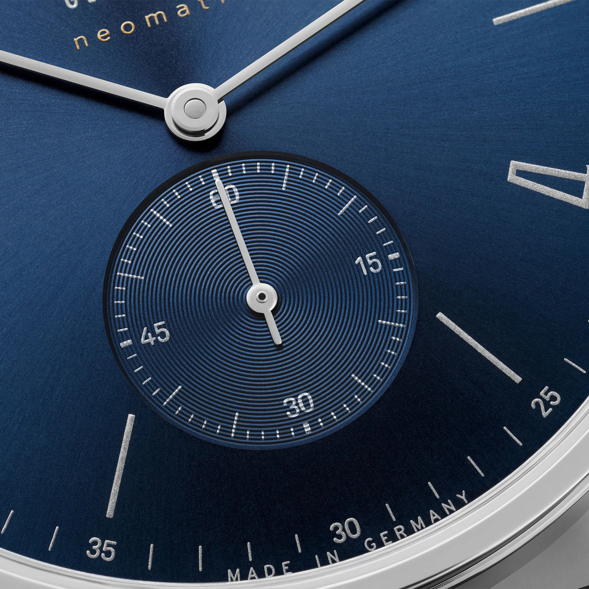 malalan-nomos-glashutte-tangente-neomatik-blue-gold-watch-145-IMG4