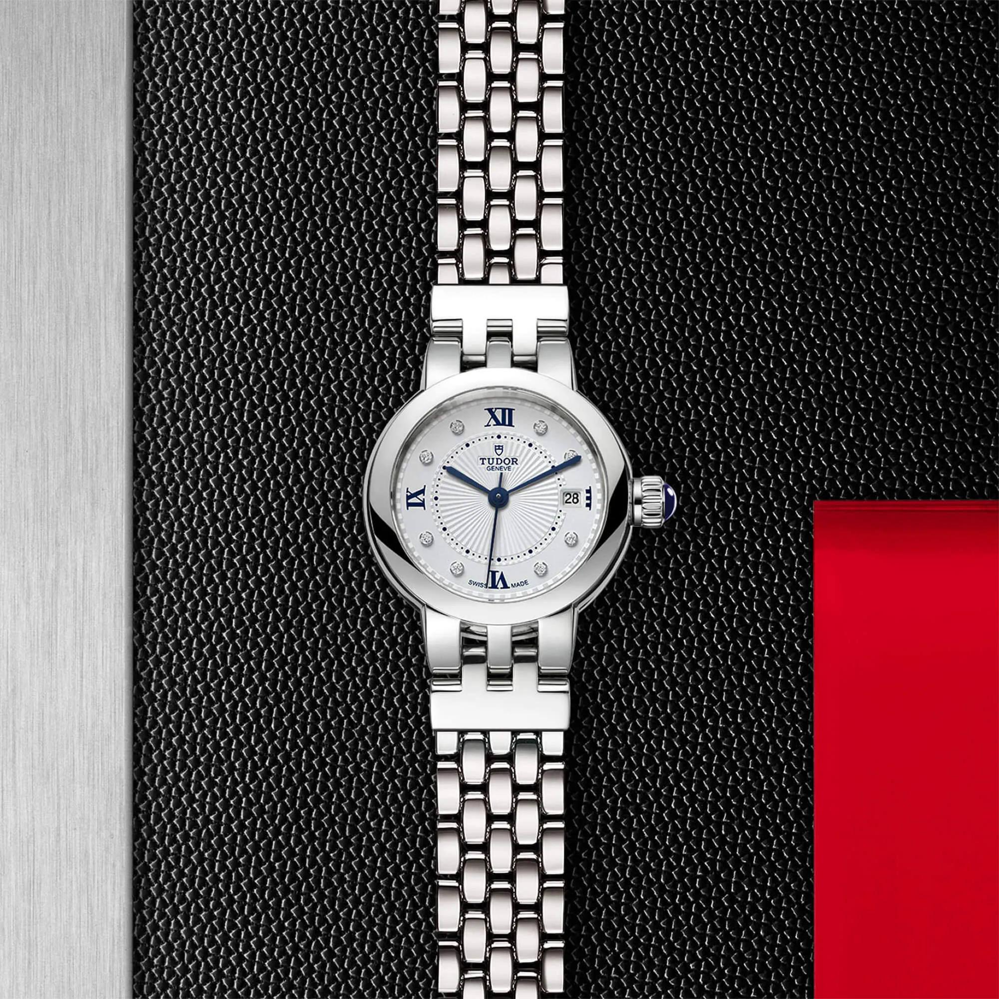 malalan-tudor-clair-de-rose-watch-M35200-0004-IMG2