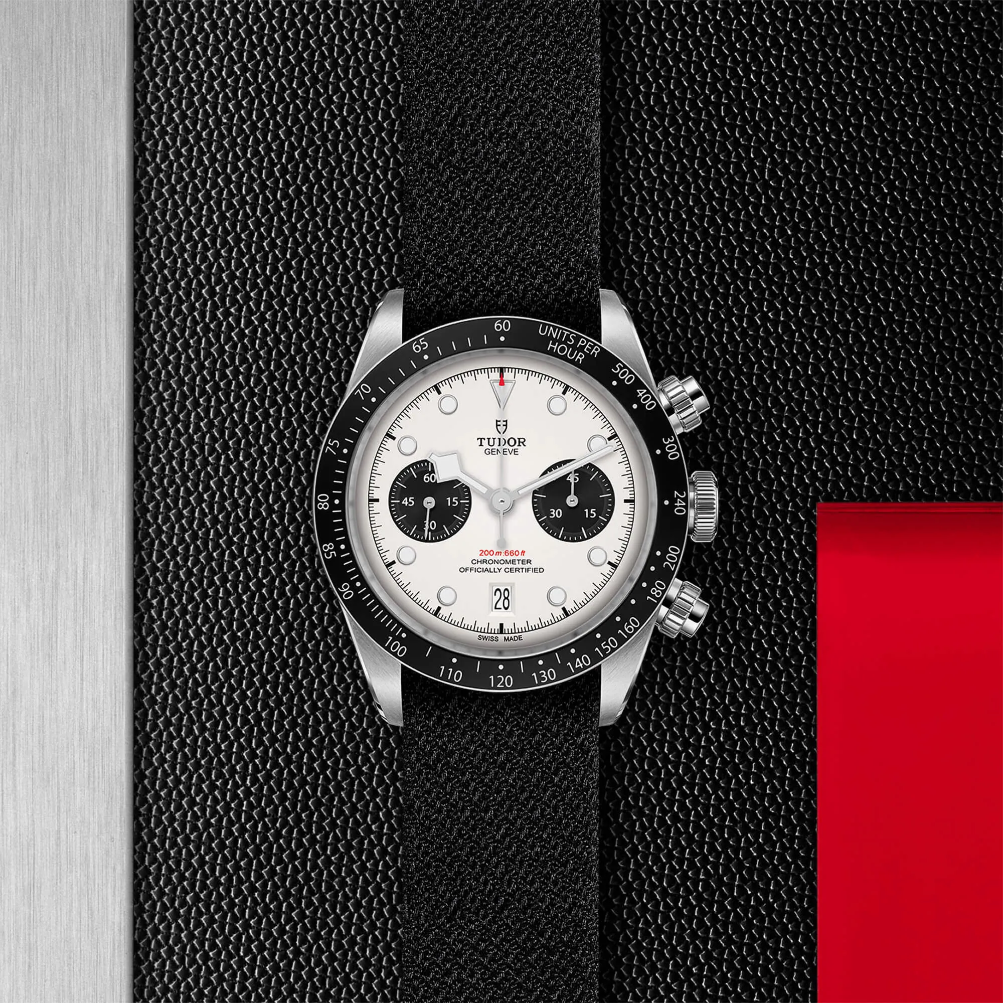 malalan-tudor-black-bay-chrono-watch-M79360N-0008-IMG2