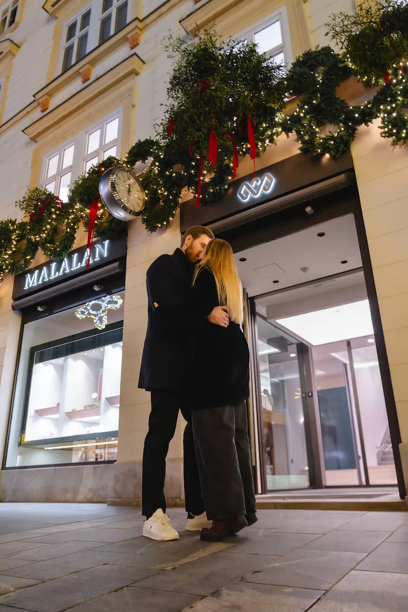 Malalan-Magical-Mistletoe-3