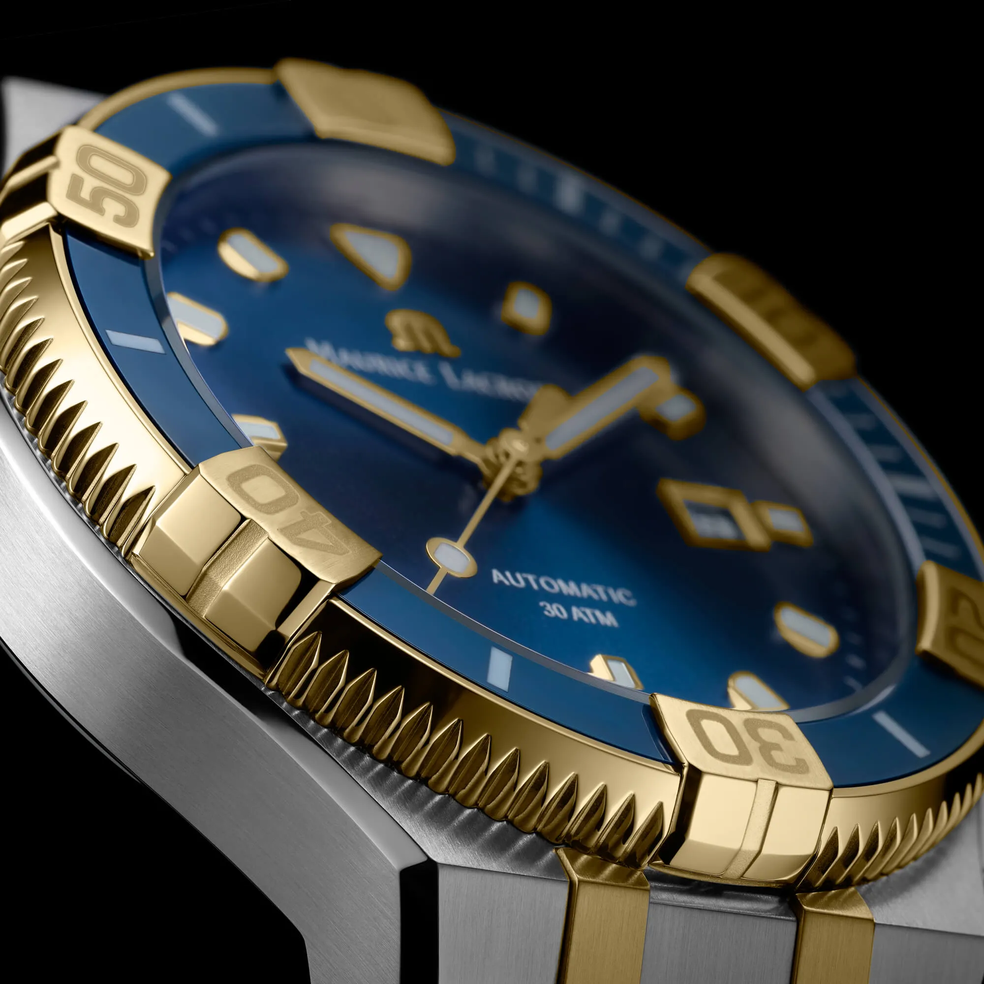 AI6058_SY013_430_1_close-up_bezel