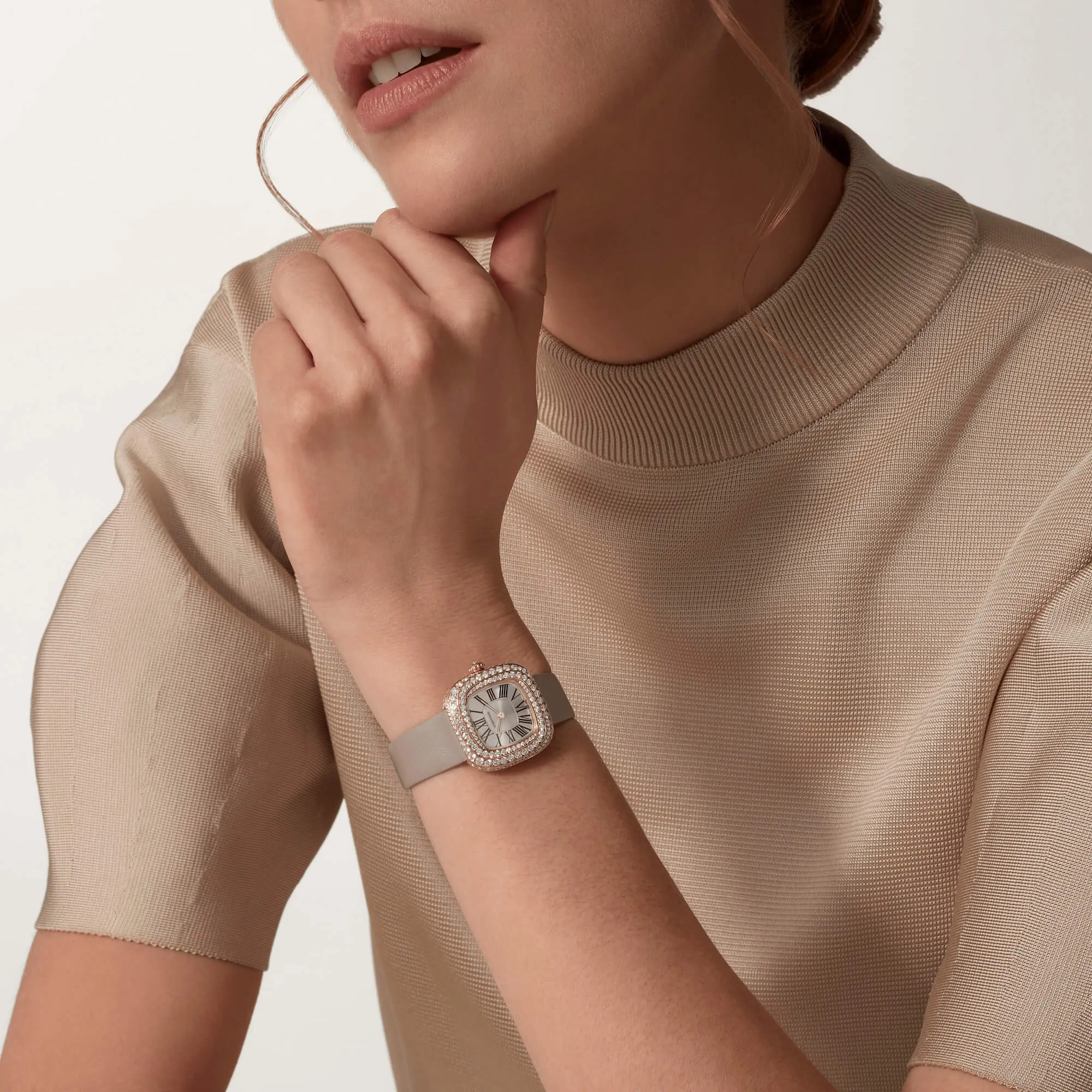 malalan-cartier-coussin-de-cartier-watch-wjcs0004-img2