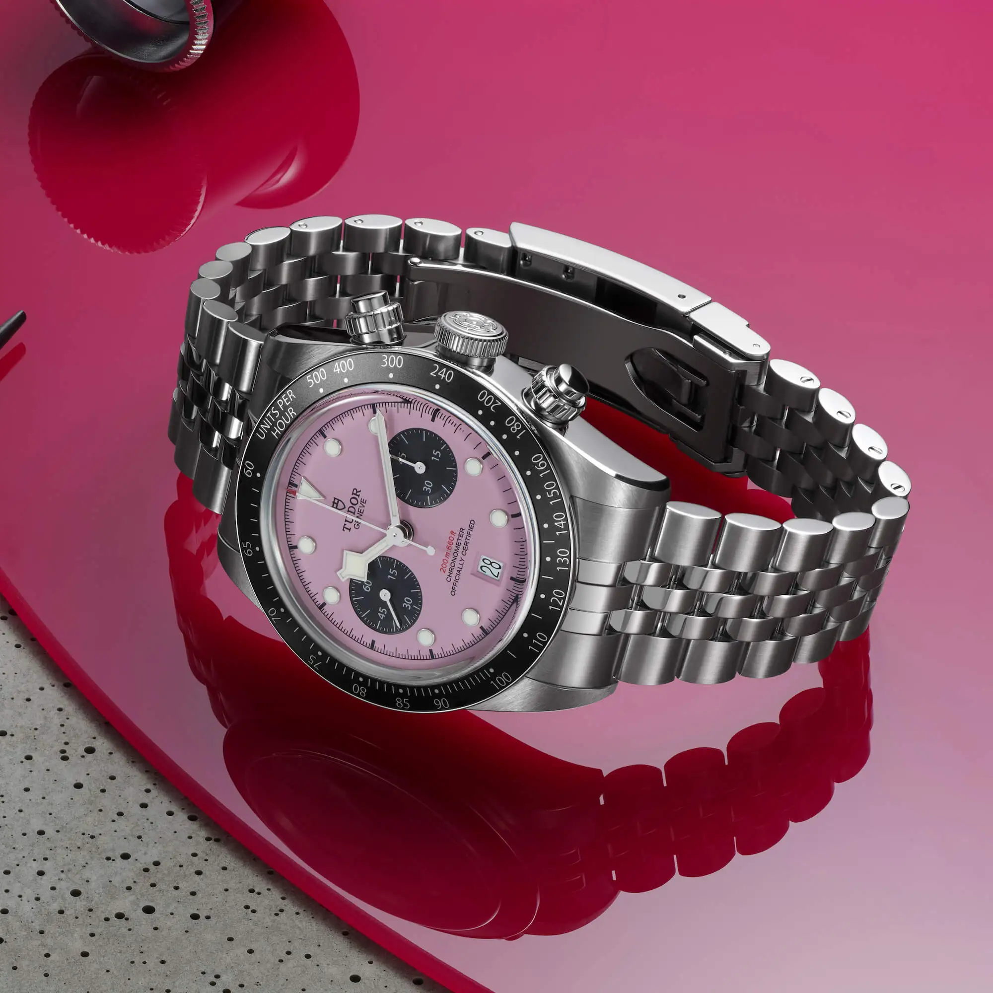 malalan-tudor-black-bay-chrono-pink-M79360N-0019-p2