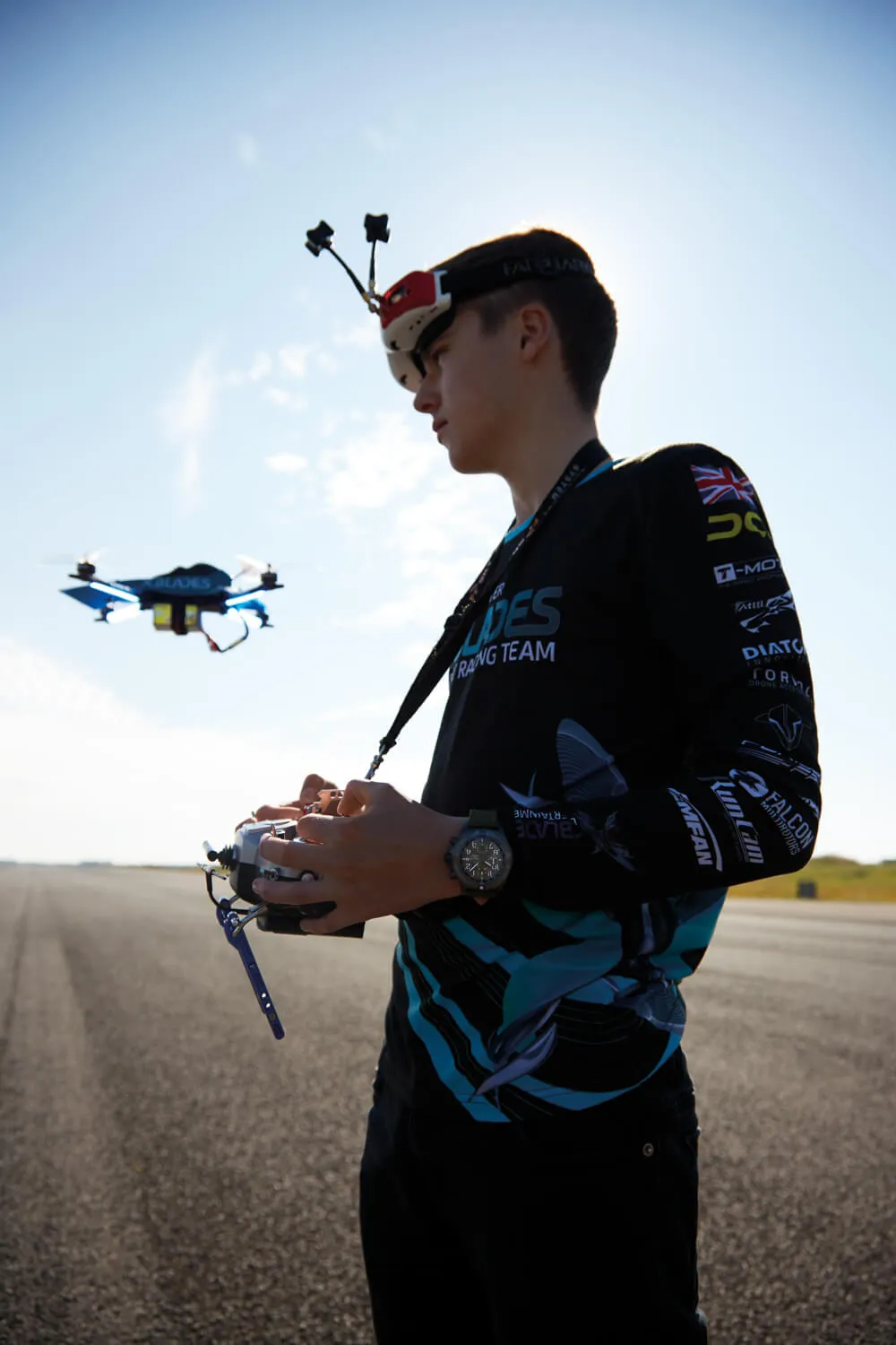 10_breitling-aviation-pioneers-squad-member-luke-bannister-wearing-the-avenger-chronograph-45-night-mission