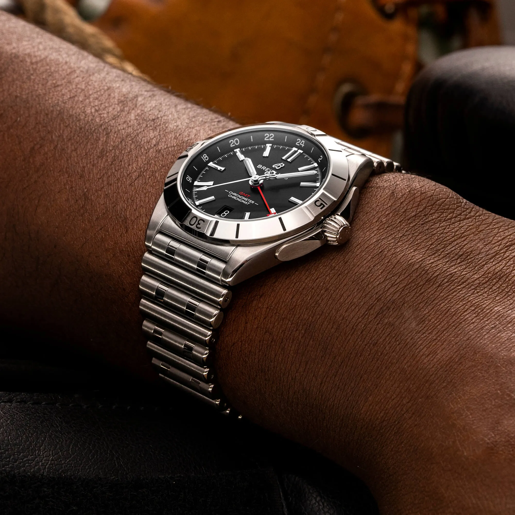 malalan-breitling-chronomat-automatic-gmt-40-watch-A32398101B1A1-IMG2