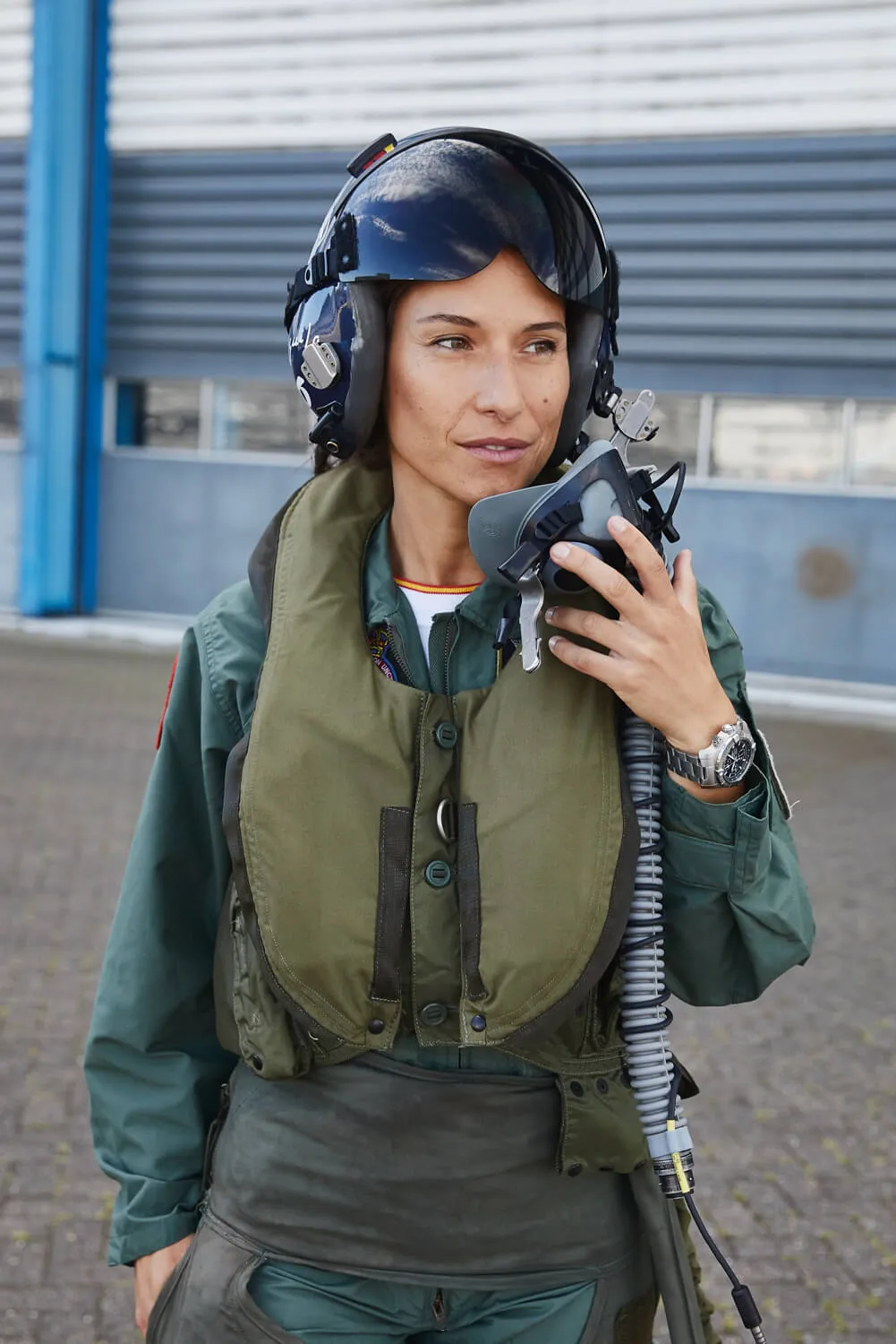 07_breitling-aviation-pioneers-squad-member-rocio-gonzalez-torres-wearing-the-avenger-chronograph-43
